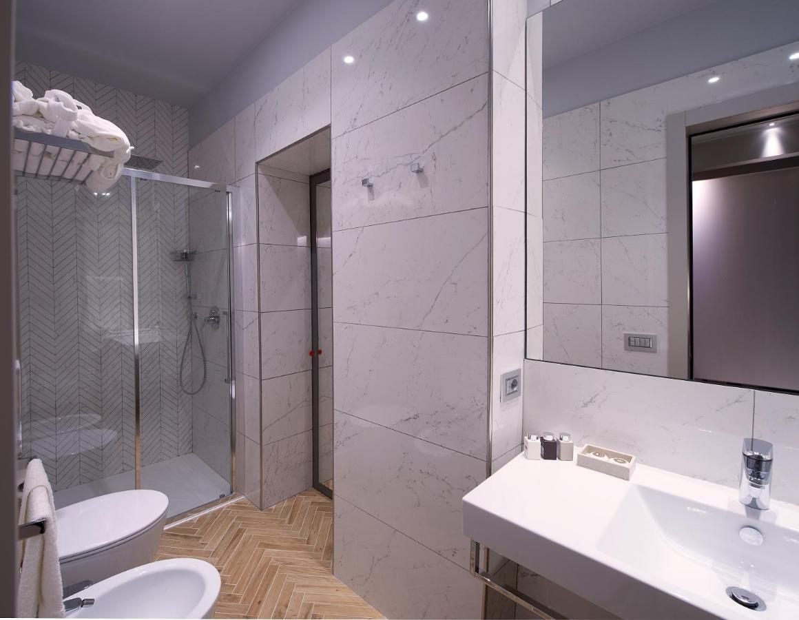 Harry'S Bar Trevi Luxury Apartments - Modelli Rome Luaran gambar